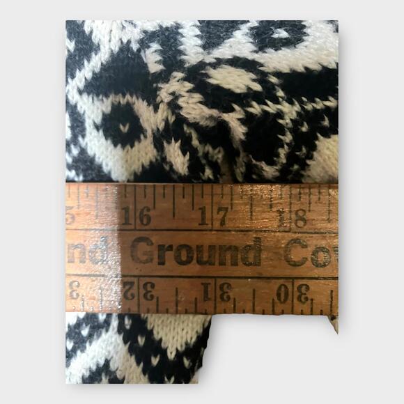 Old Navy Knit Sweater Long Sleeve Pullover Black White Women’s Size Small - Picture 5 of 7